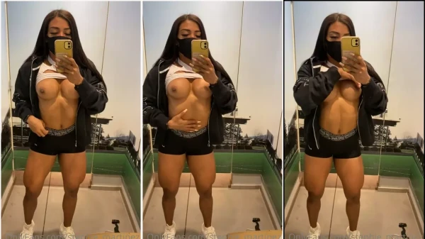 Stephie Martinez mascarada no banheiro da academia mostrando os peitões