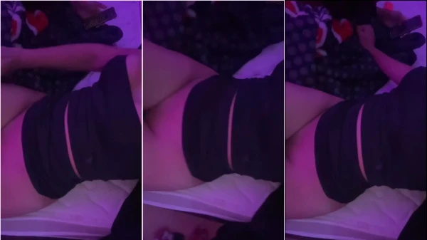 Ariihxy piranha de belas tetas na cama no pornozinho