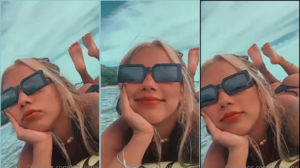 Menininha deliciosa Baby Japa na praia