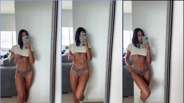 Sem querer a Daniela Antury mostrou os peitos