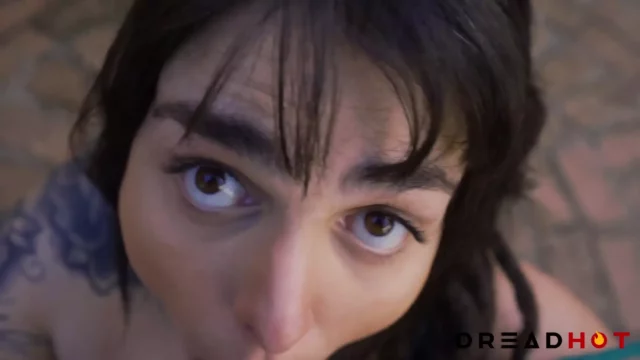 Vídeo da DreadHot se divertindo no jardim