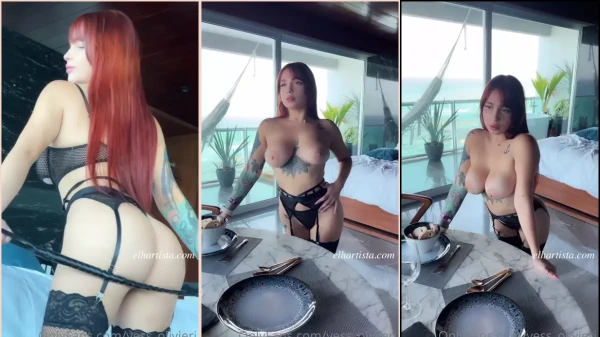 Ruiva cheia de tattoos, Yess Olivieri, se jogando na sedução