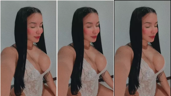 A Lisbethoficial tá arrasando nessa calcinha transparente, hein?