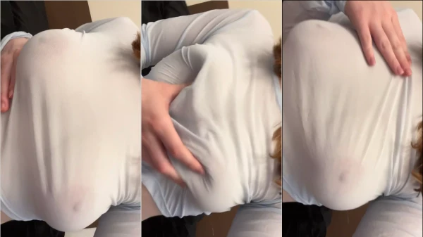 Peituda provocante e cheia de charme, Rylie Rowan exibe seus peitão firmes