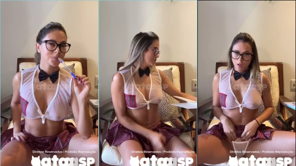 Gata ousada de saia curtinha na malícia