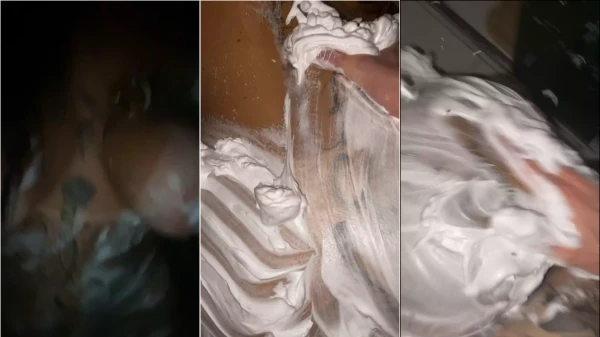 Anny Alves, a famosa do Brasil, manda ver em seus vídeos safados, sempre com chantilly na bunda!