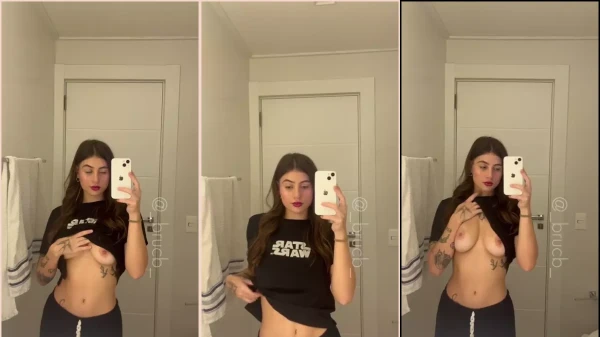 Vídeo da Brucbb exibindo os peitos