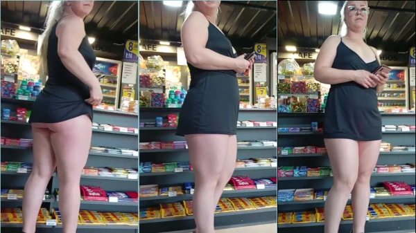 Jully Souza em um vídeo ousado com um vestido preto