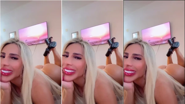 Aline Ferrari, a gostosinha travessa e sempre sorridente com um bundão irresistível