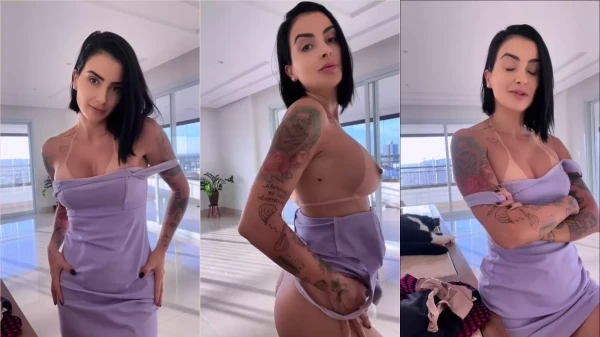 Lola Benvenutti, uma morena deliciosa, se mostrando toda linda