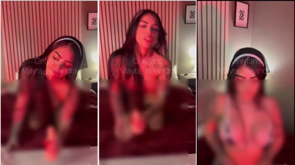 Mayra Alejandra alcançando o ápice do prazer sozinha