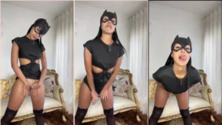 Mascarada Samie Vera de vestido preto arrasando na sensualidade!