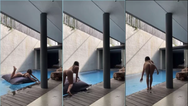 Gatinha do OnlyFans, Ketlin Groisman, curtindo um sol na piscina