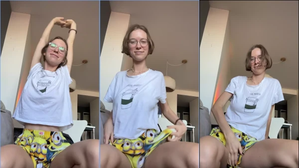 Yourina exibindo seus peitões maravilhosos