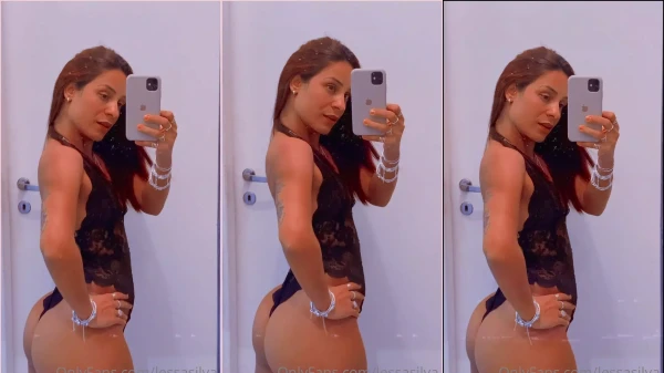 Lessa Silva exibindo suas curvas de dar inveja