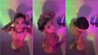 Malelly toda nua no privacy pornô, se exibindo de maneira bem sensual