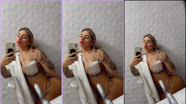 Lis Valderrama, a colombiana gata, mostrando tudo no banheiro