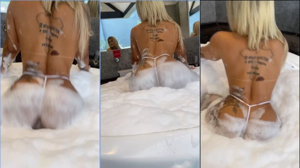 Luna Salvatori delícia molhadinha na banheira sem roupa