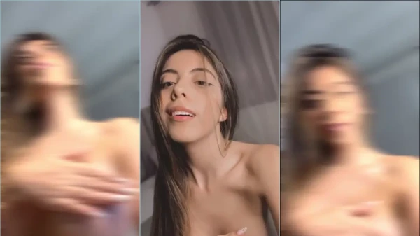Michelle Lomelin no OnlyFans, toda linda e cheia de curvas, se divertindo sozinha