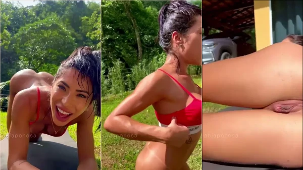 A japinha do jardim exibindo a periquita e o rabinho