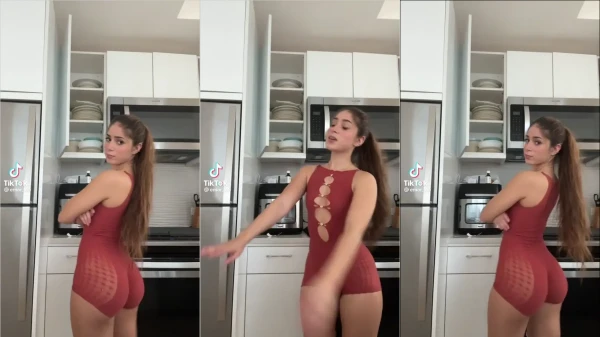 Baileshot, essa gostosura novinha, toda magrinha, rebolando de forma irresistível!