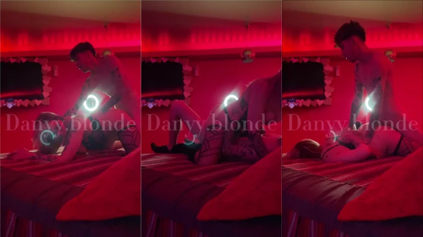 Dany loira do OnlyFans, com aquele bundão irresistível no mundo do porninho