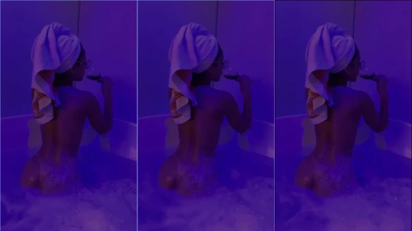 Isa Muniz tá pegando fogo no vídeo “Privacy” na banheira!