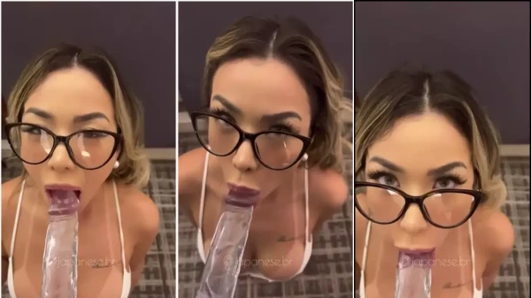 Jully Queiroz se divertiu com um consolo bem gostoso