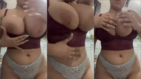 Letícia Guedes, com seu corpão, se dando aquele trato sensual