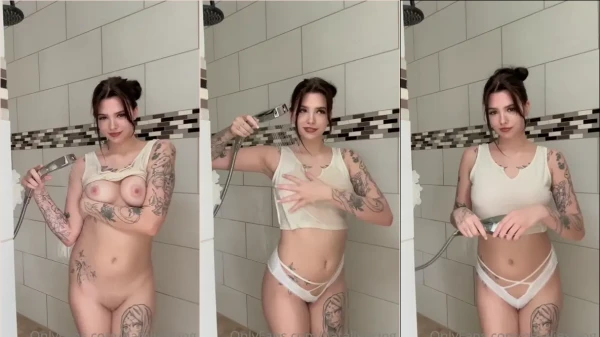 Natalie, uma delícia de pele clara e cheia de tatuagens, arrasando no vídeo hot!