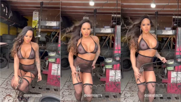 Vazaram fotos da Gaby Souza pelada na borracharia!