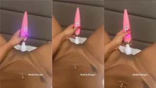 Nadine Borges e seu brinquedinho rosa na intimidade!