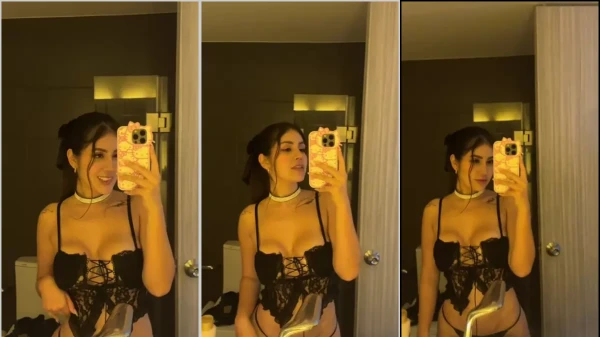 Valeria Salinas, uma gata novinha de calcinha provocante