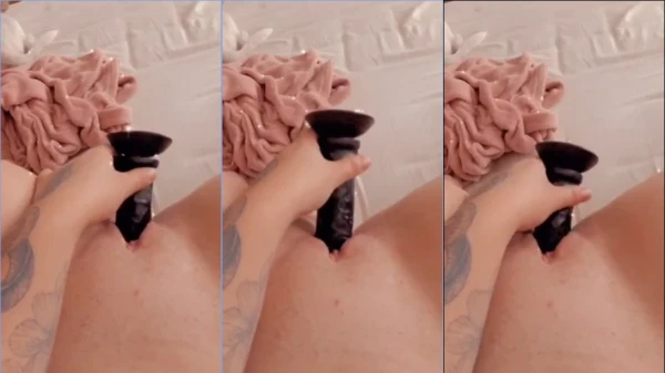 Vídeo picante com a dyngobel se divertindo com o brinquedinho na xoxota