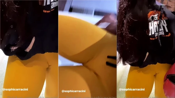 Sophi Carracini exibindo sua pepeca